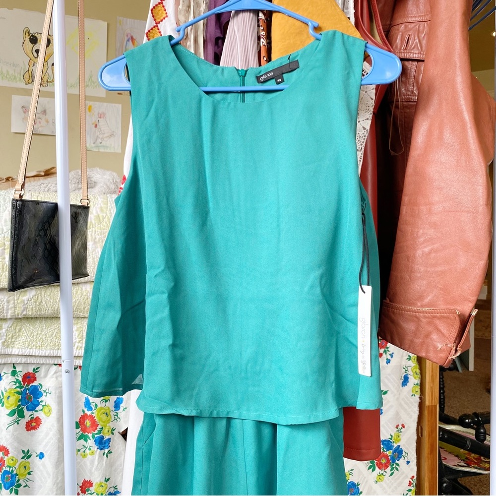 NWT Gibson X Living in Yellow Dahlia tank overlay romper in green - Picture 3 of 12